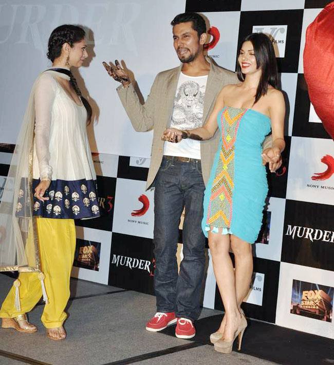 बॉलीवुड में बढ़ती जा रही है 'मर्डर-3' की धमक...| फर्स्‍ट लुक