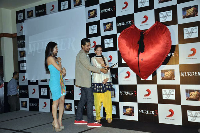 बॉलीवुड में बढ़ती जा रही है 'मर्डर-3' की धमक...| फर्स्‍ट लुक