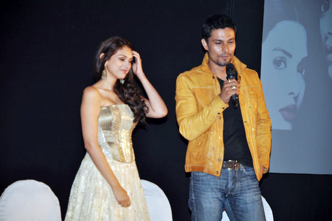 बॉलीवुड में बढ़ती जा रही है 'मर्डर-3' की धमक...| फर्स्‍ट लुक