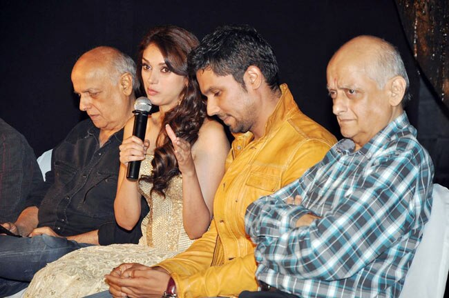 बॉलीवुड में बढ़ती जा रही है 'मर्डर-3' की धमक...| फर्स्‍ट लुक