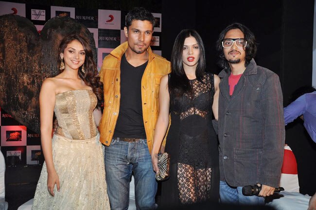 बॉलीवुड में बढ़ती जा रही है 'मर्डर-3' की धमक...| फर्स्‍ट लुक