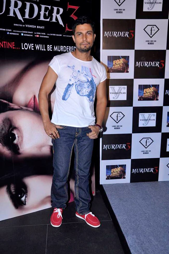 'मर्डर 3' के प्रमोशन में जुटे सितारे | ग्लैमर का तड़का