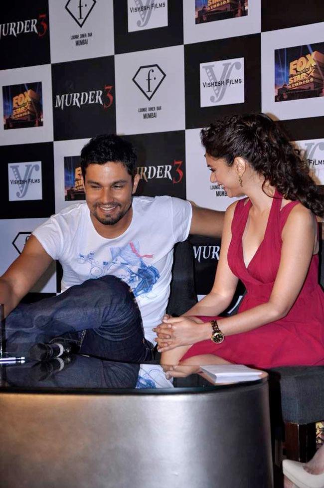 'मर्डर 3' के प्रमोशन में जुटे सितारे | ग्लैमर का तड़का