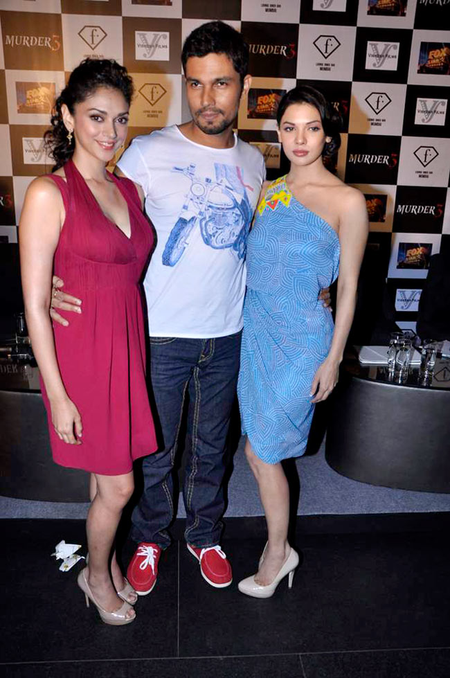 'मर्डर 3' के प्रमोशन में जुटे सितारे | ग्लैमर का तड़का