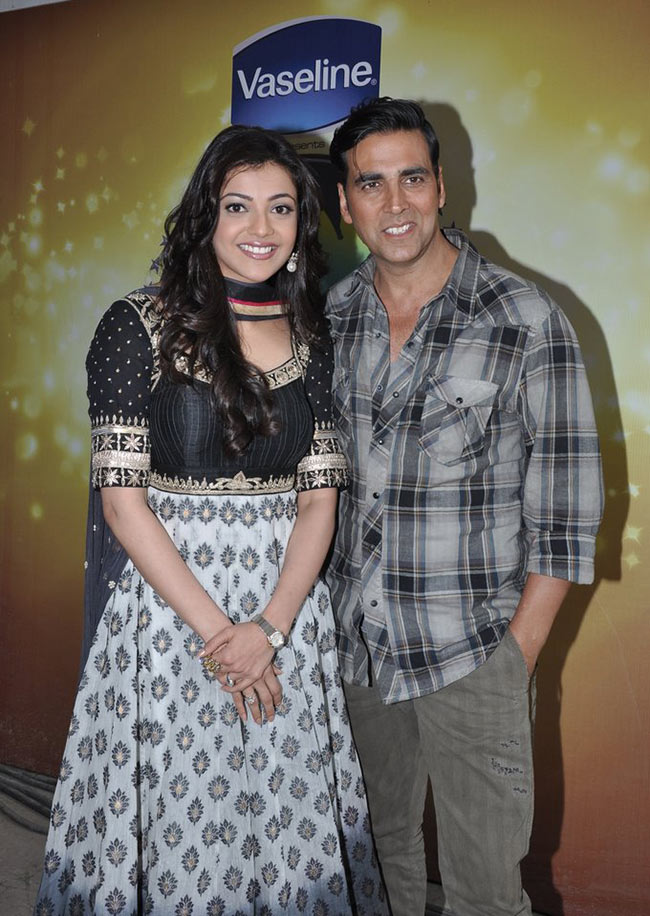 'नच बलिए' में दिखी अक्षय, काजल और अजय की तिकड़ी