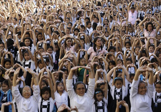 वन बिलियन राइजिंग कैंपेन से जुड़ी दुनिया