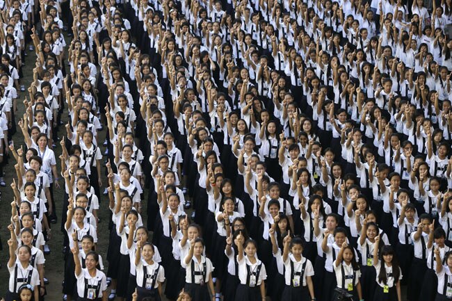 वन बिलियन राइजिंग कैंपेन से जुड़ी दुनिया