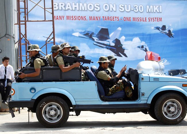 पांच दिवसीय एयरो इंडिया 2013 शुरू