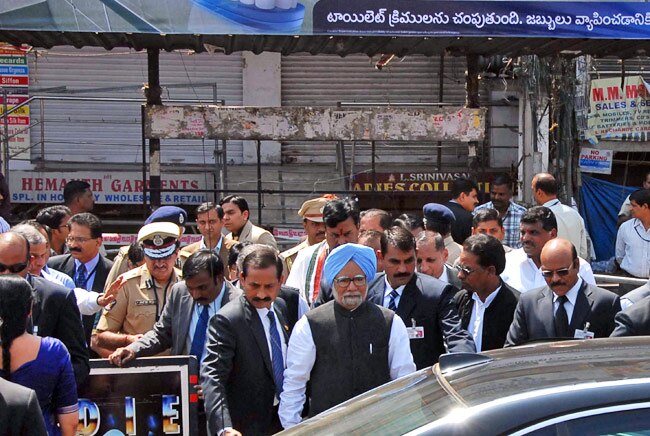 हैदराबाद पहुंचे PM, धमाके में हुए घायलों से की मुलाकात