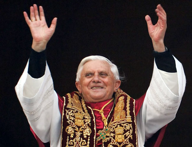 12 फरवरी 2013: तस्‍वीरों में दिनभर की अहम खबरें