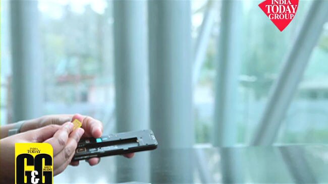 ब्‍लैकबेरी ने लॉन्‍च किया Z10 स्‍मार्टफोन | वी‍डियो