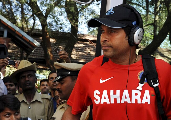 16 फरवरी 2013: तस्वीरों में दिनभर की बड़ी खबरें