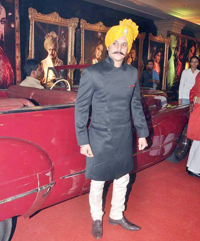 रॉयल अंदाज में साहेब, बीवी और गैंग्स्टर्स 'रिटर्न्स' | हॉट माही गिल