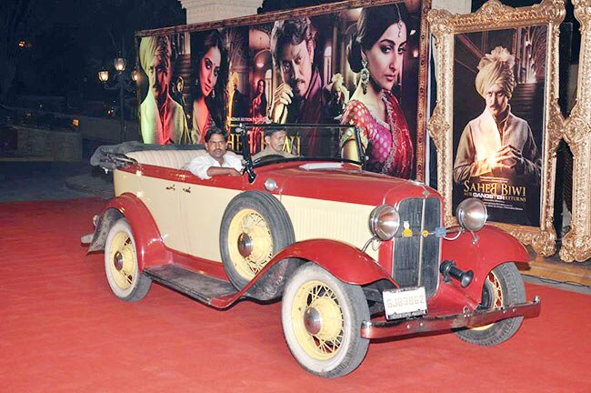 रॉयल अंदाज में साहेब, बीवी और गैंग्स्टर्स 'रिटर्न्स' | हॉट माही गिल