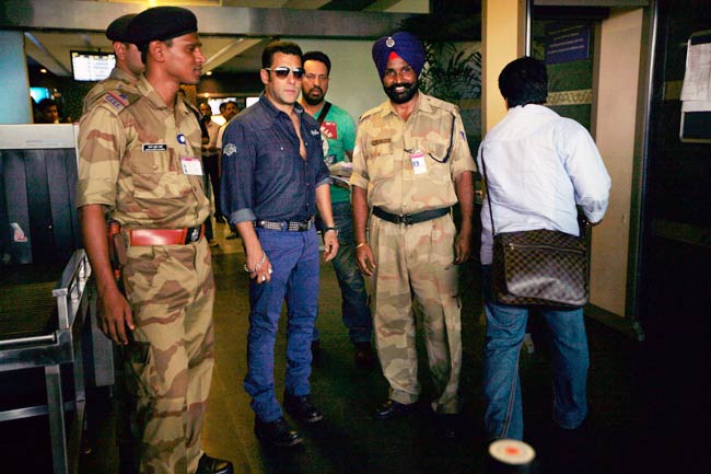 सेलेब्रिटी क्रिकेट लीग के लिए सलमान चले दुबई