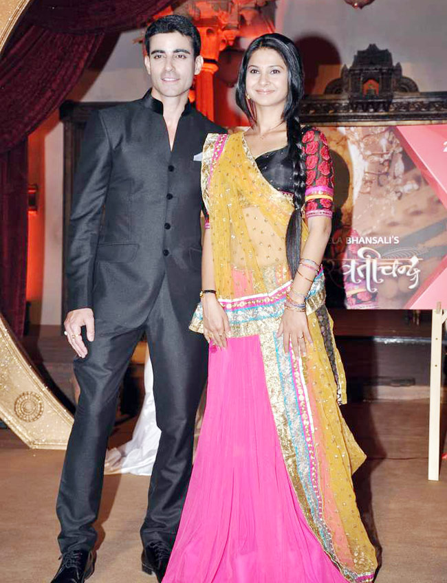 रानी ने किया 'सरस्वतीचंद्र' के पोस्टर का अनावरण