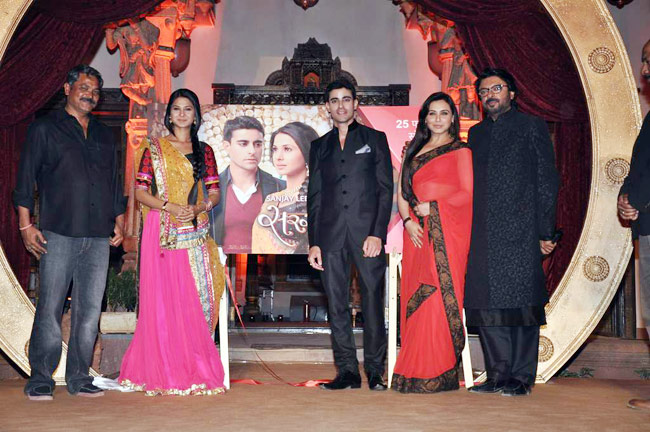 रानी ने किया 'सरस्वतीचंद्र' के पोस्टर का अनावरण