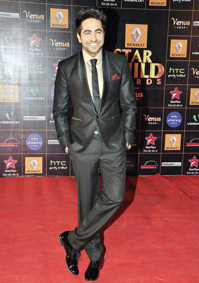 स्टार गिल्ड अवार्ड्स: रेड कार्पेट पर चमके सितारे | साहब, बीवी और...