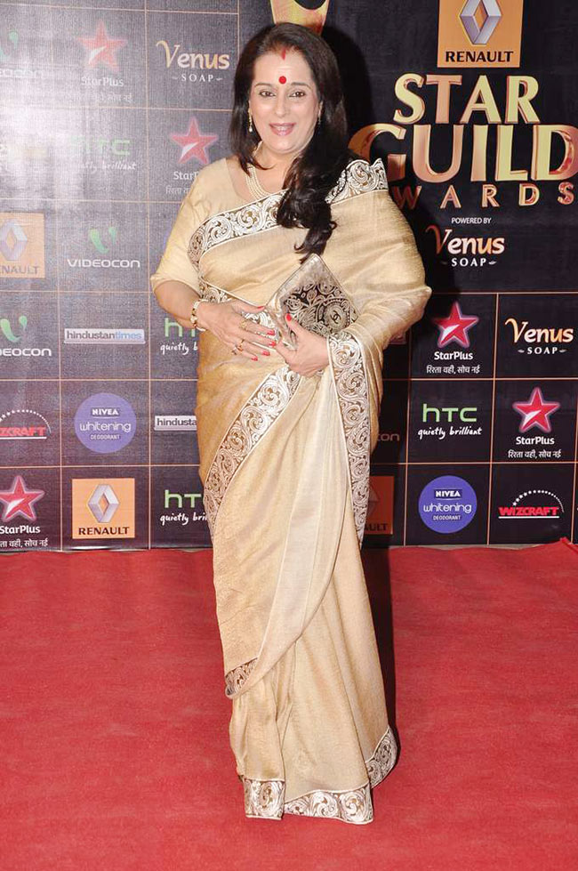 स्टार गिल्ड अवार्ड्स: रेड कार्पेट पर चमके सितारे | साहब, बीवी और...