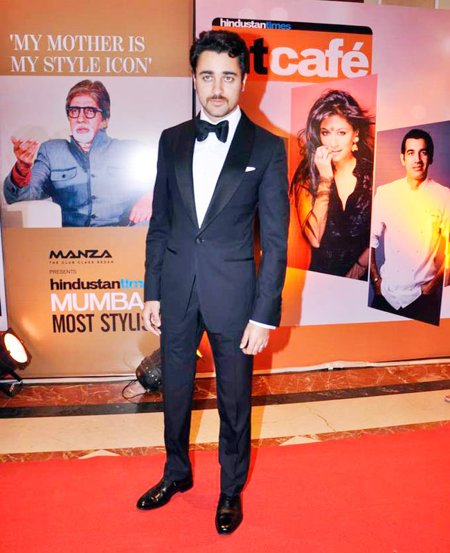 जब समारोह में जुटे सबसे स्‍टाइलिश सितारे | बोल्‍ड होती बालाएं