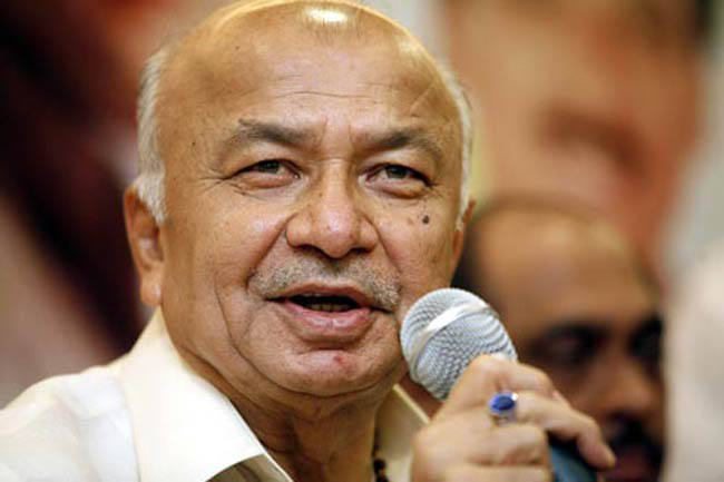 16 फरवरी 2013: तस्वीरों में दिनभर की बड़ी खबरें