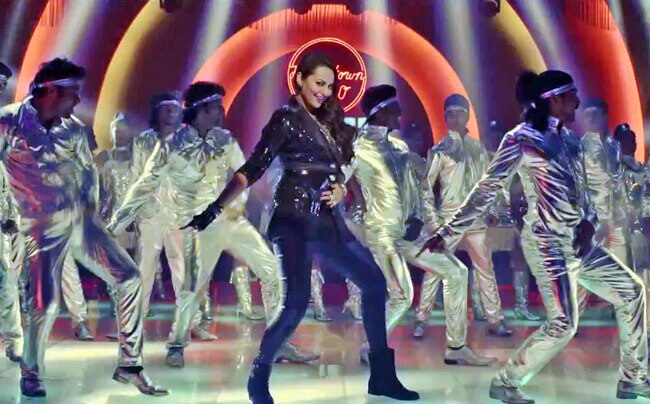 'थैंक गॉड इट्स फ्राइडे' में आइटम सोनाक्षी  | बोल्ड हसीनाएं