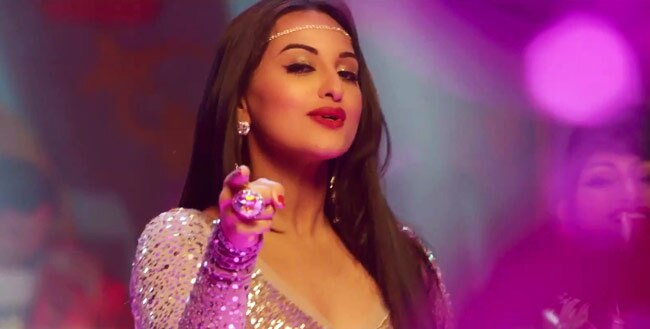 'थैंक गॉड इट्स फ्राइडे' में आइटम सोनाक्षी  | बोल्ड हसीनाएं