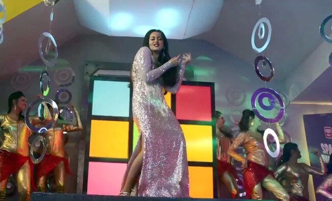 'थैंक गॉड इट्स फ्राइडे' में आइटम सोनाक्षी  | बोल्ड हसीनाएं