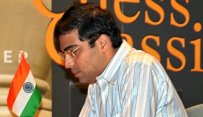 24 फरवरी 2013: तस्‍वीरों में दिनभर की अहम खबरें