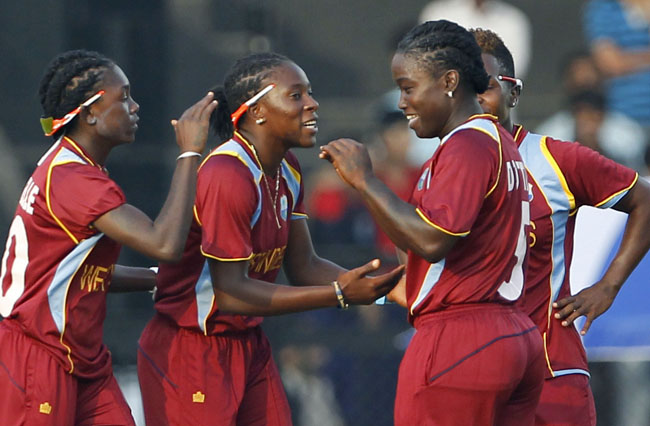 13 फरवरी 2013: तस्वीरों में दिनभर की बड़ी खबरें