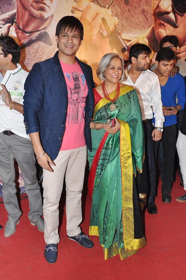 ‘जिला गाजियाबाद’ के प्रीमियर में जुटे सितारे | फर्स्‍ट लुक