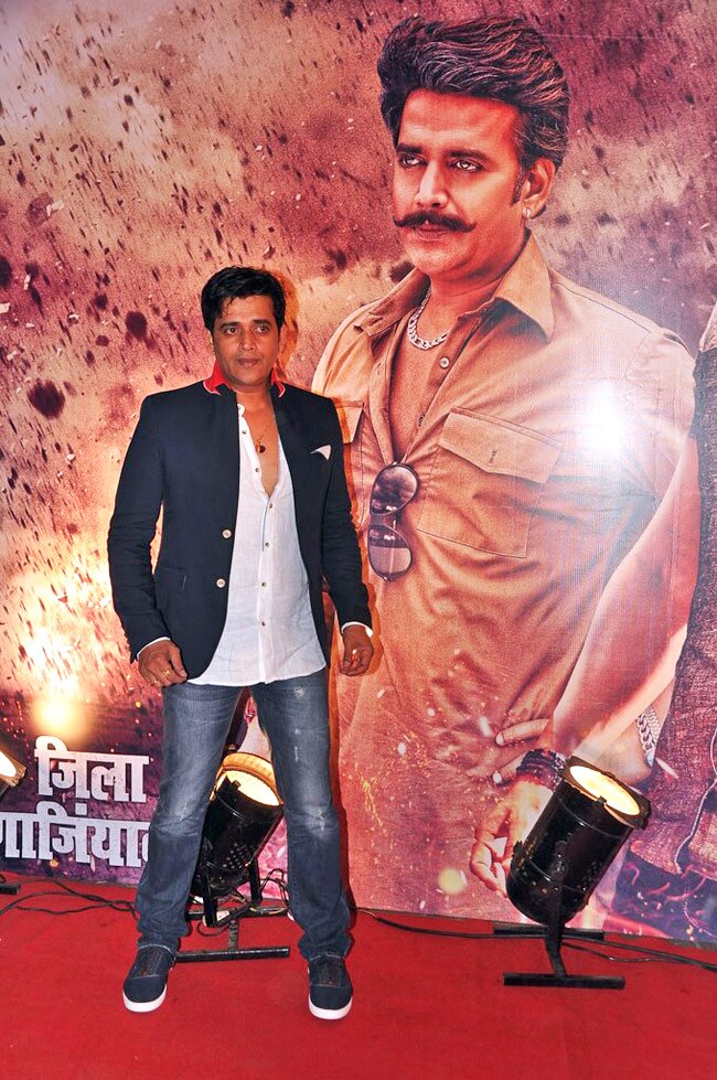 ‘जिला गाजियाबाद’ के प्रीमियर में जुटे सितारे | फर्स्‍ट लुक