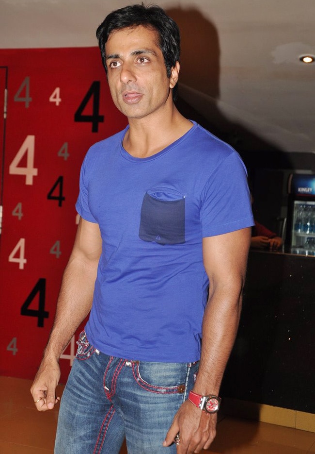 ‘जिला गाजियाबाद’ के प्रीमियर में जुटे सितारे | फर्स्‍ट लुक