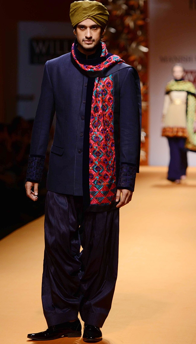 वि‍ल्‍स इंडि‍या फैशन वीक: तीसरे दिन की तस्‍वीरें...| मॉडलों के जलवे