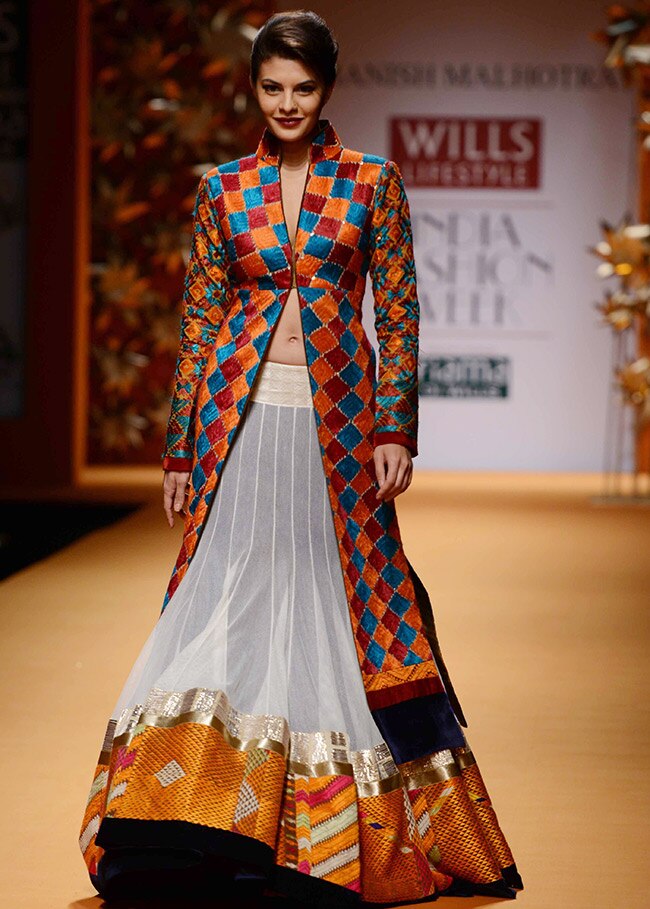 वि‍ल्‍स इंडि‍या फैशन वीक: तीसरे दिन की तस्‍वीरें...| मॉडलों के जलवे