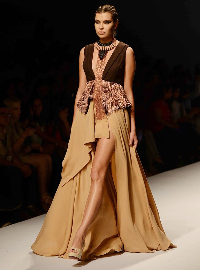 देखें विल्स फैशन वीक का पहला दिन