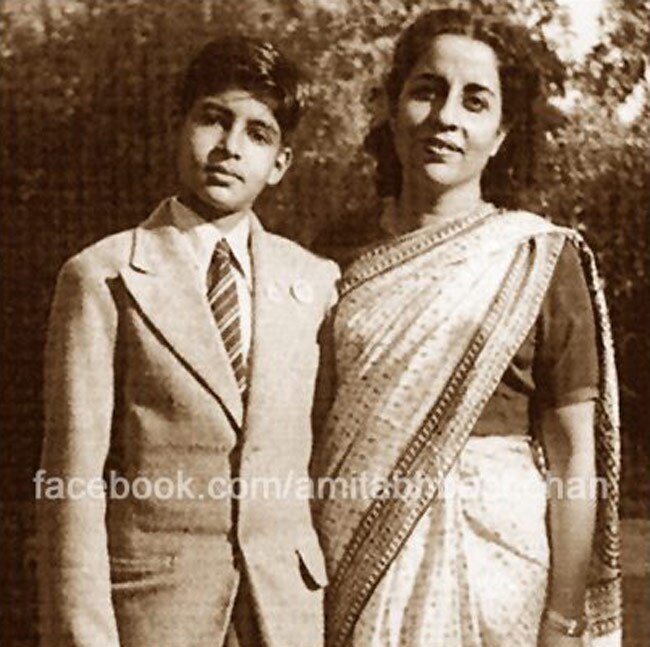 जब अमिताभ ने फेसबुक पर बांटी यादें...| अनदेखे बिग बी