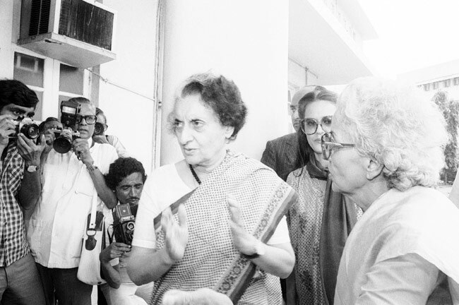 जब अमिताभ ने फेसबुक पर बांटी यादें...| अनदेखे बिग बी