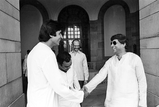 जब अमिताभ ने फेसबुक पर बांटी यादें...| अनदेखे बिग बी