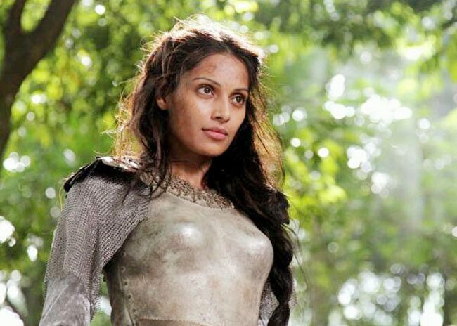 बॉलीवुड दे रहा है हॉलीवुड में दस्‍तक | ग्लैमर का तड़का