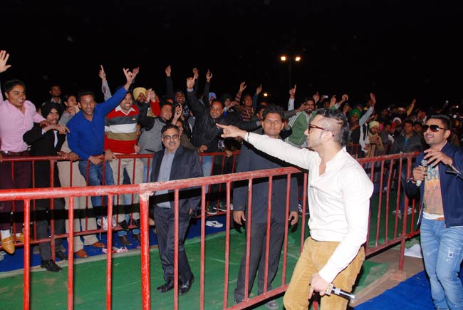 पीटीसी अवार्ड्स में बॉलीवुड सितारे | बोल्‍ड बालाएं