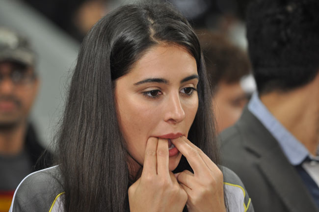 CCL: मुंबई हीरोस ने चेन्नई राइनोस को हराया | बोल्ड बालाएं