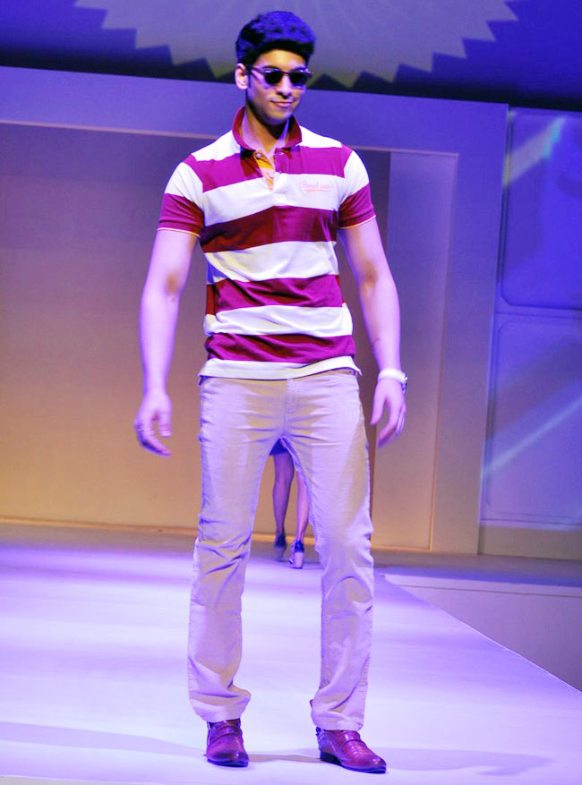 प्रोमार्ट के प्रोग्राम में बिपाशा का जलवा | कवर पर बिप्स