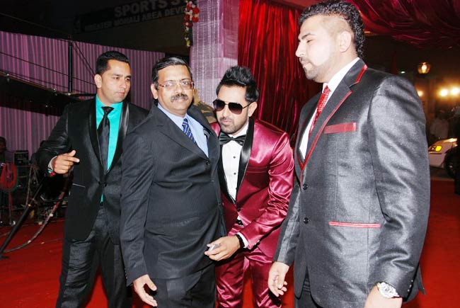 पीटीसी अवार्ड्स में बॉलीवुड सितारे | बोल्‍ड बालाएं