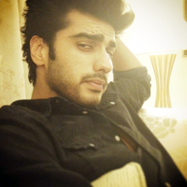 फिल्‍म 'गुंडे' के सेट पर सितारों की मस्‍ती....| अनदेखी प्रियंका