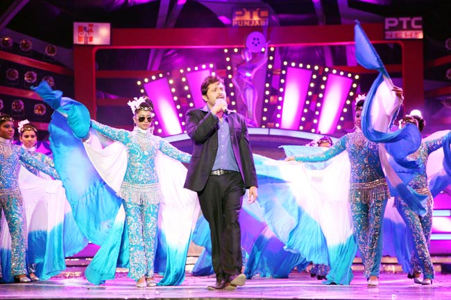 पीटीसी अवार्ड्स में बॉलीवुड सितारे | बोल्‍ड बालाएं