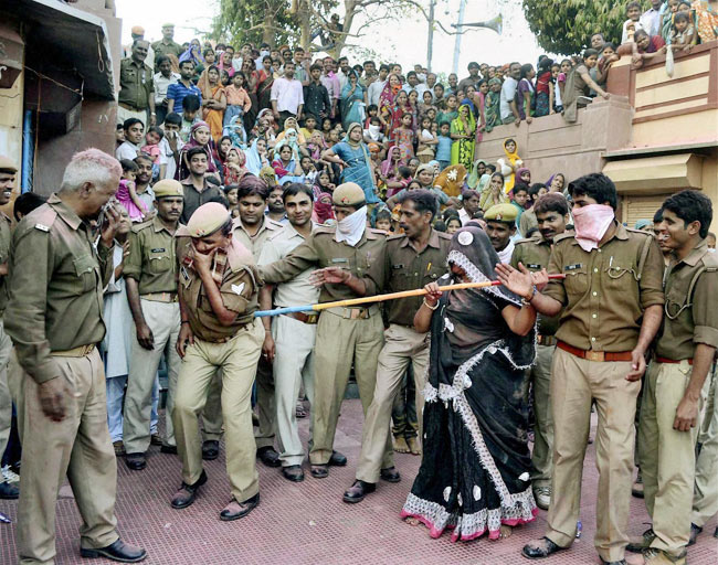 होली में रंगों से सराबोर हुआ हिंदुस्‍तान | पूनम की होली