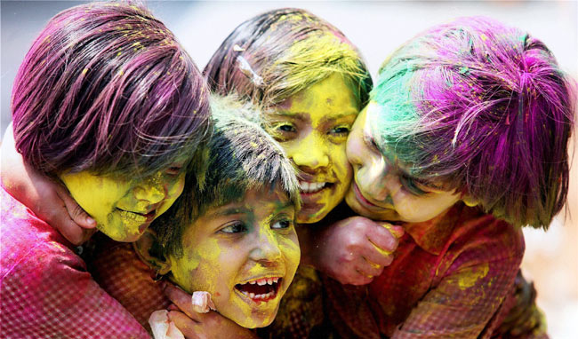 होली में रंगों से सराबोर हुआ हिंदुस्‍तान | पूनम की होली