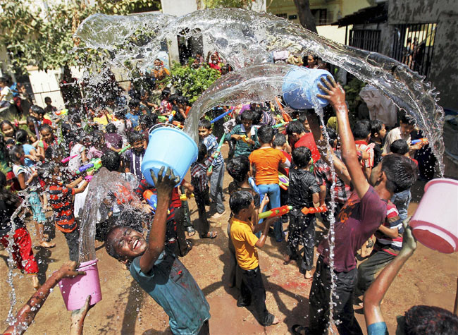 होली में रंगों से सराबोर हुआ हिंदुस्‍तान | पूनम की होली