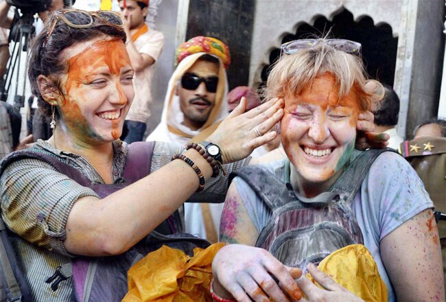 होली में रंगों से सराबोर हुआ हिंदुस्‍तान | पूनम की होली